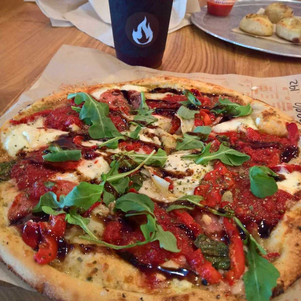 5/22/2018にAngelo G.がBlaze Pizzaで撮った写真