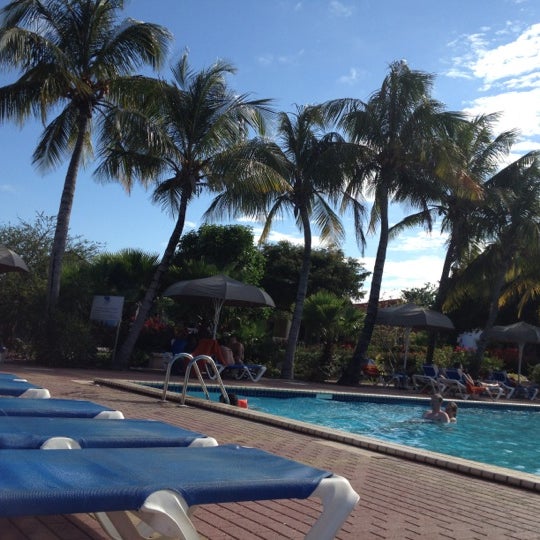 รูปภาพถ่ายที่ Livingstone Villas &amp; Resort Hotel Curacao โดย Derek T. เมื่อ 5/13/2012