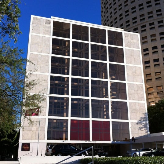 Photo taken at Florida Museum Of Photographic Arts (FMoPA) by Fiona B. on 4/6/2012