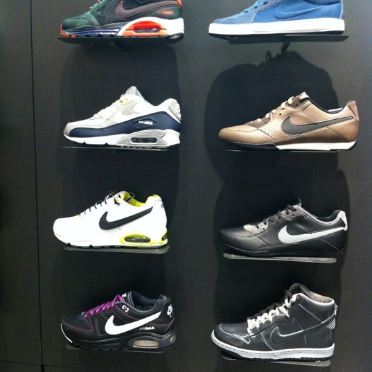 3/23/2012にManuel T.がNike Storeで撮った写真