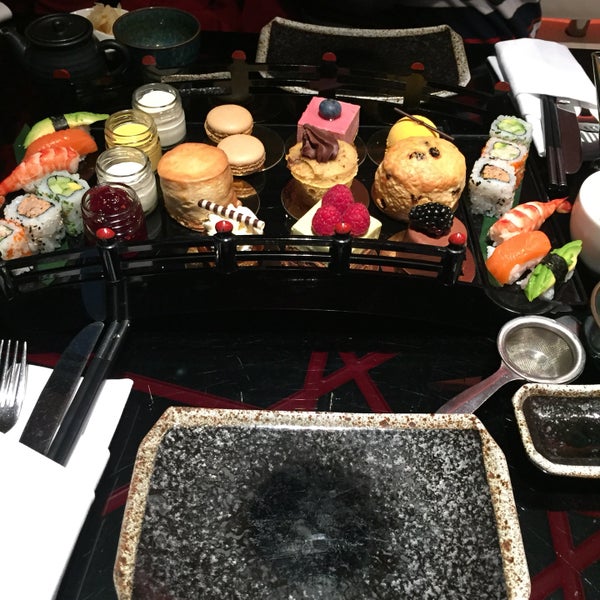 Foto tirada no(a) Ichi Sushi &amp; Sashimi Bar por James S. em 3/22/2017