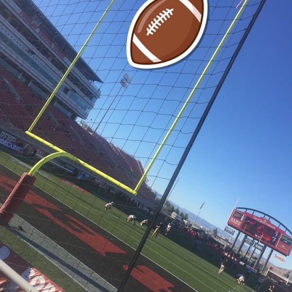 Снимок сделан в Sam Boyd Stadium пользователем Neel S. 9/25/2016