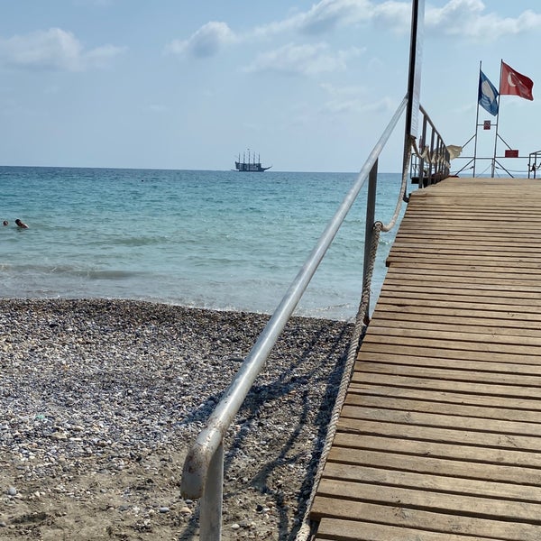 Foto tomada en Club Turtaş Beach Hotel  por Mops Pops el 9/4/2023