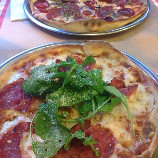 Снимок сделан в The Italian Cut - Pizza&amp;Kitchen пользователем Tuğçe Ş. 2/16/2016