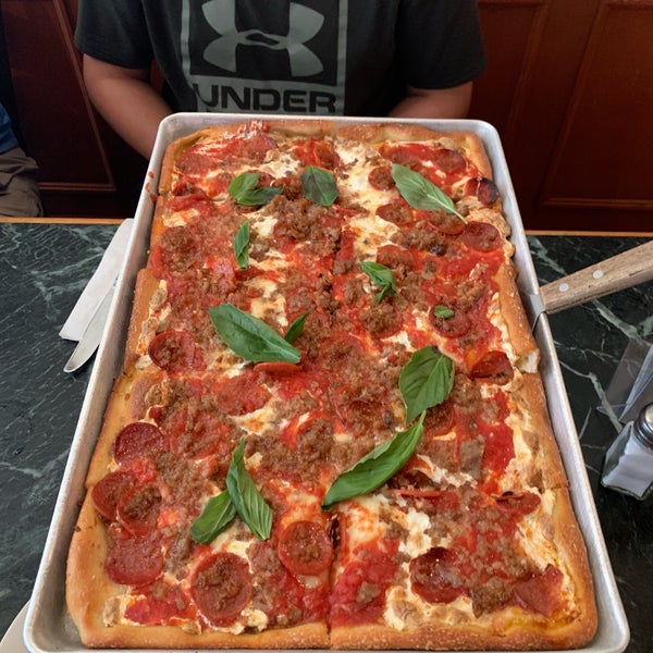 Das Foto wurde bei Patsy&#39;s Pizzeria von Chris P. am 7/21/2019 aufgenommen