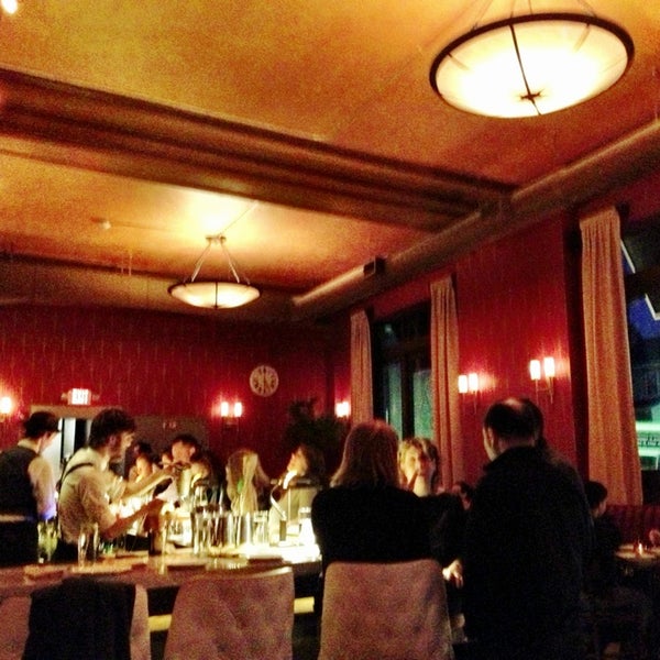3/24/2013にgina v.がTender Bar + Kitchenで撮った写真
