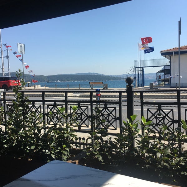 Снимок сделан в Ma-i Cafe &amp; Restaurant пользователем Çağrı T. 9/9/2017