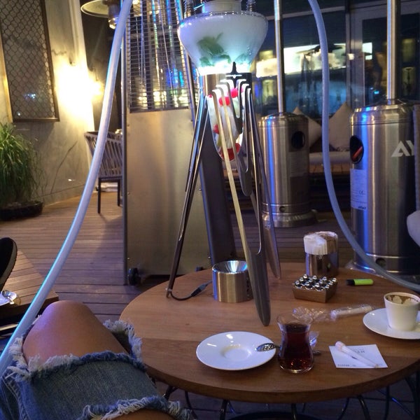 4/24/2015 tarihinde Burcubaşak Ö.ziyaretçi tarafından Kalyan Lounge - Hyatt Regency'de çekilen fotoğraf
