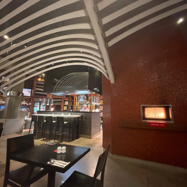 Emporio Pizza & Pasta Italian Restaurant in Southbank