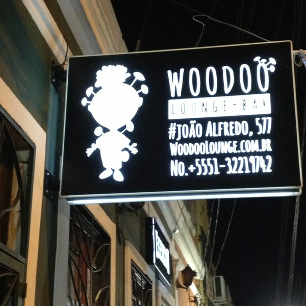 Foto scattata a Woodoo Lounge Bar da Vinicius S. il 2/15/2013