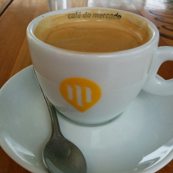 รูปภาพถ่ายที่ Café do Mercado โดย Vinicius S. เมื่อ 11/1/2014