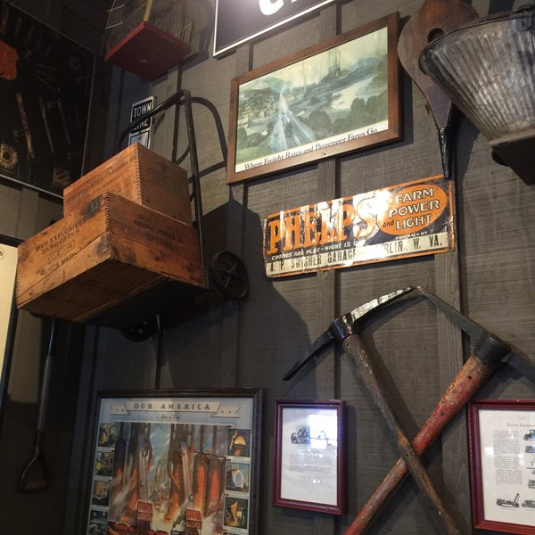 Fotos en Cracker Barrel Old Country Store WV