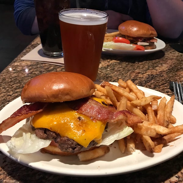Photo taken at BJ&#39;s Restaurant &amp; Brewhouse by Tom H. on 2/24/2018