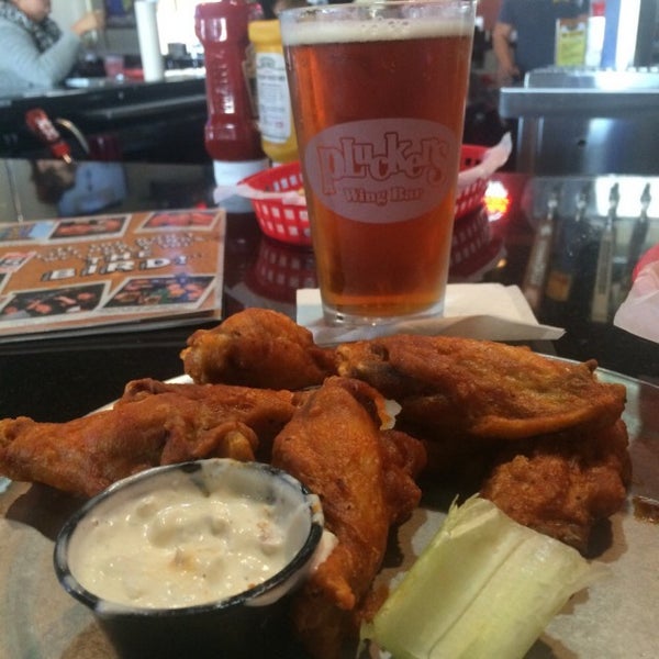 Pluckers Wing Bar Wings Joint in Fort Worth