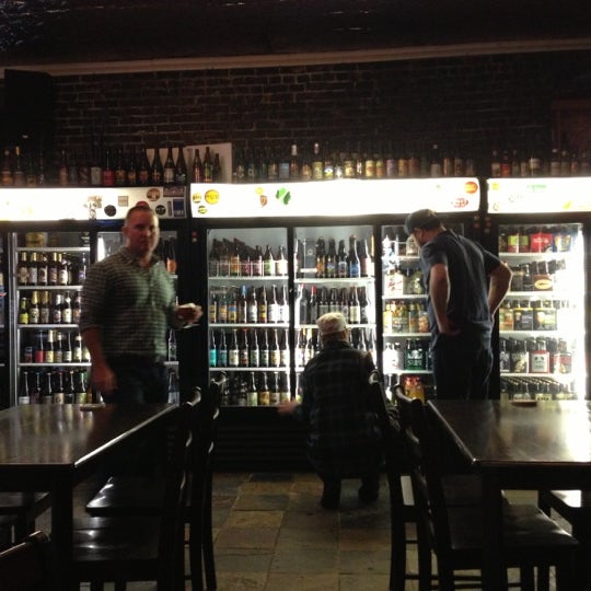 Photo taken at Bridgetown Beerhouse by Kenan F. on 11/23/2012