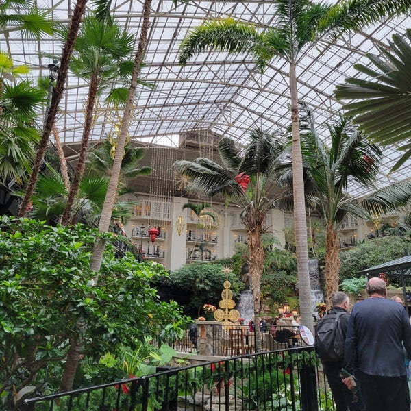 Photo taken at Gaylord Opryland Resort &amp; Convention Center by Ashly P. on 12/10/2022