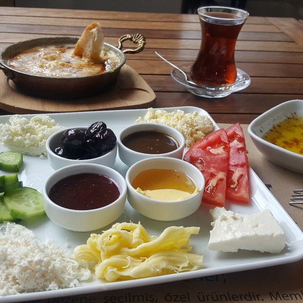 6/24/2018 tarihinde Rabiaziyaretçi tarafından Serpmeköy Trabzon Köy Kahvaltısı'de çekilen fotoğraf