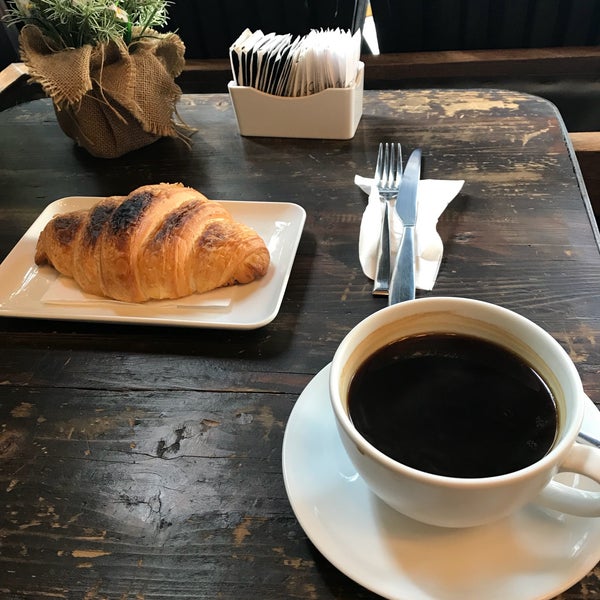 6/7/2018 tarihinde Müge S.ziyaretçi tarafından Craft Espresso'de çekilen fotoğraf
