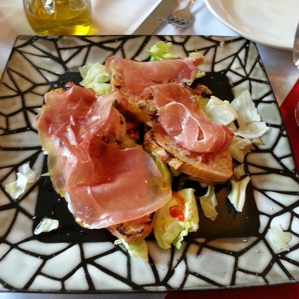 Photo taken at Restaurante La Finca Española by Rodrigo T. on 3/2/2014