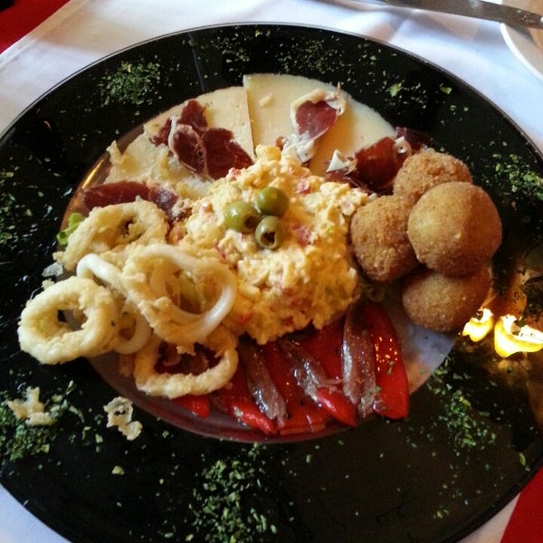 Das Foto wurde bei Restaurante La Finca Española von Rodrigo T. am 3/2/2014 aufgenommen