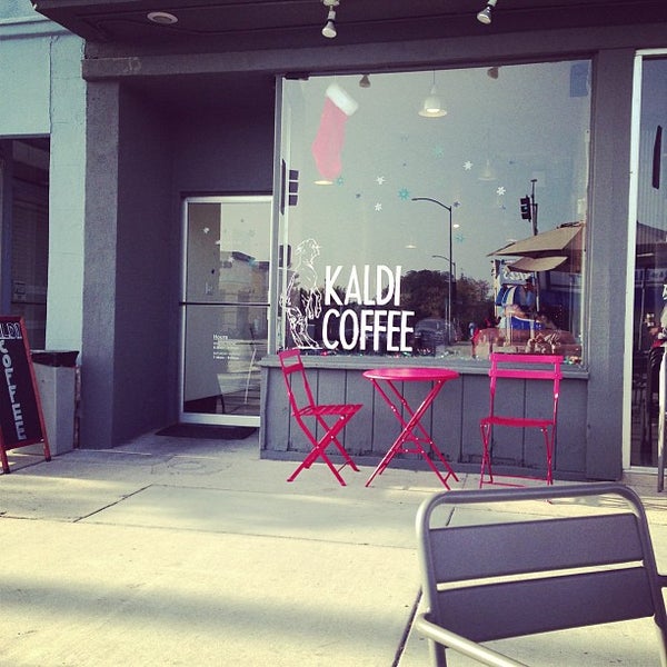 รูปภาพถ่ายที่ Kaldi Coffee โดย Alex S. เมื่อ 12/9/2012