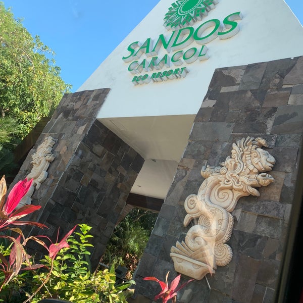 รูปภาพถ่ายที่ Sandos Caracol Eco Resort โดย Rafael M. เมื่อ 1/21/2023