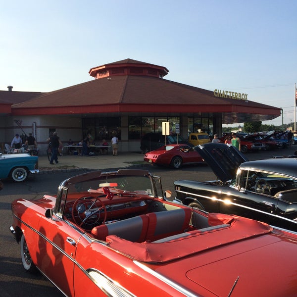 Photo taken at The Chatterbox Drive-In by Mark N. on 8/29/2015