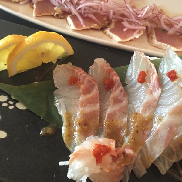 6/14/2016 tarihinde Lucy R.ziyaretçi tarafından Sushi Dan'de çekilen fotoğraf