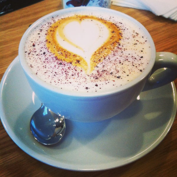 Попробуйте апельсиновый раф-кофе и лавандовый латте! Try our orange and lavender latte!