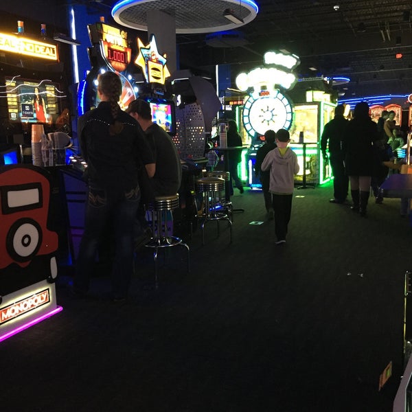 Photo taken at Dave &amp; Buster&#39;s by Arielle A. on 3/6/2015