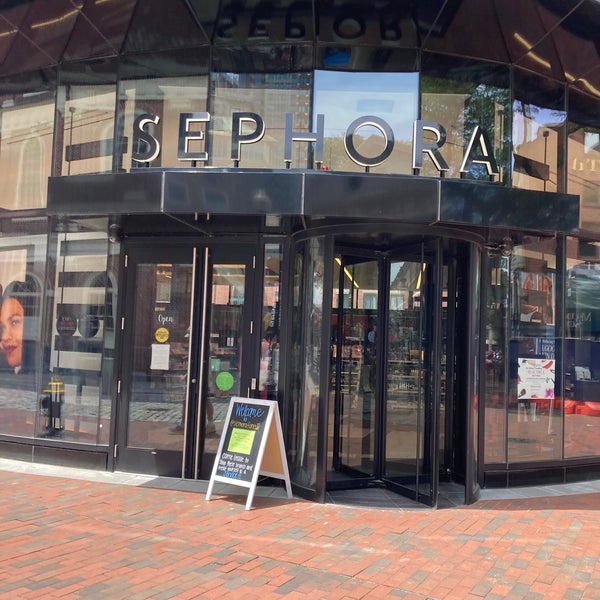 SEPHORA Cosmetics Store in Downtown Boston