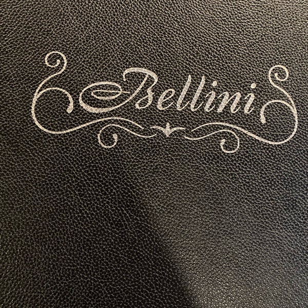 รูปภาพถ่ายที่ Bellini Italian Restaurant &amp; Brick Oven Pizza โดย Danny T. เมื่อ 6/13/2021