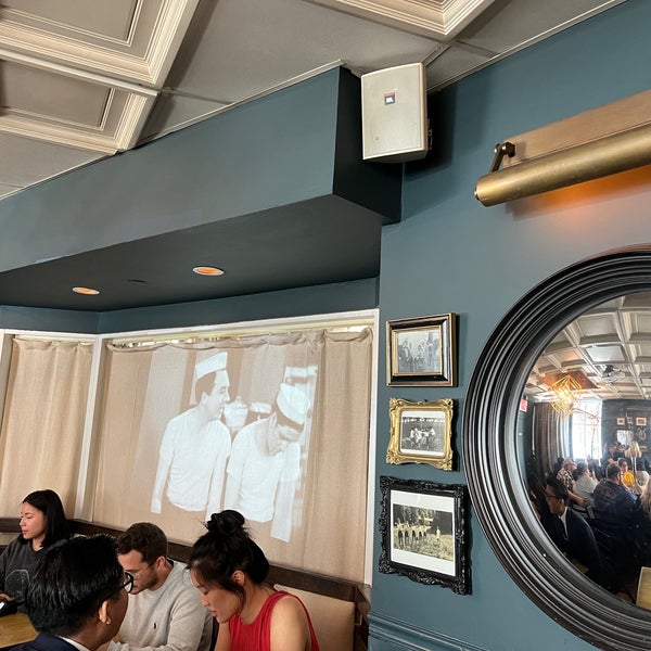 4/8/2022 tarihinde Danny T.ziyaretçi tarafından Blue Dog Kitchen Bar'de çekilen fotoğraf