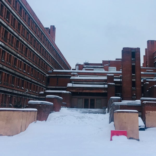 Корпус пяты. Университет лэти санкт-петербург. Корпус пяты. Лэти 5 корпус. Пятый корпус лэти архитектура.