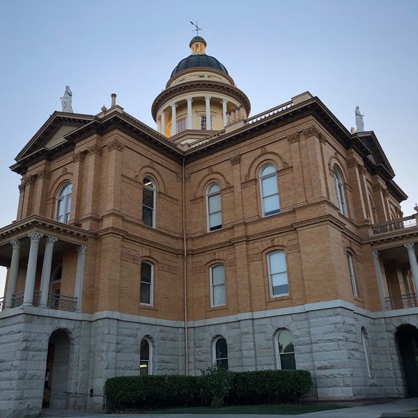 Auburn Historic Courthouse Auburn'da Adliye