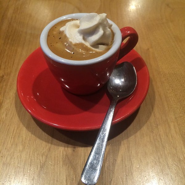 12/21/2014 tarihinde Chris T.ziyaretçi tarafından Thatcher&#39;s Coffee'de çekilen fotoğraf