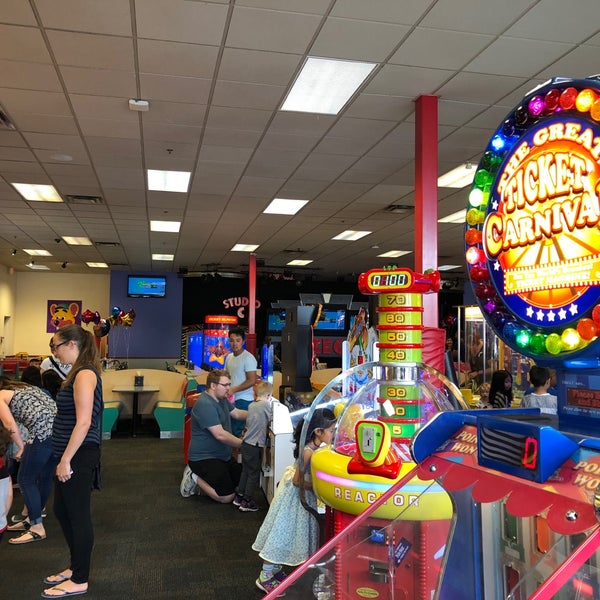 Chuck E. Cheese - Willowbrook - Langley, BC