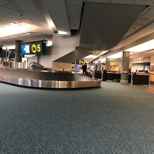 Domestic Baggage Claim Área de reclamo de equipaje en Sea Island