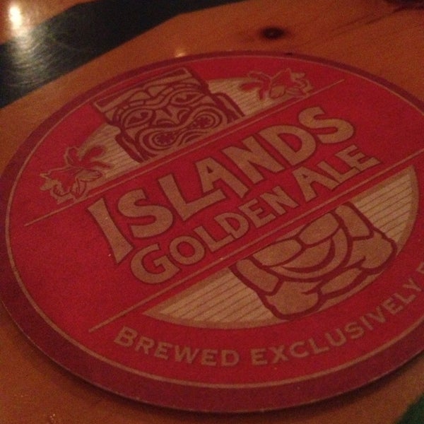 Photo taken at Islands Restaurant by Jennifer D. on 3/29/2013