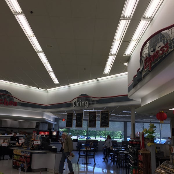 I love this HyVee because it has all of the classic graphics from several updates ago!