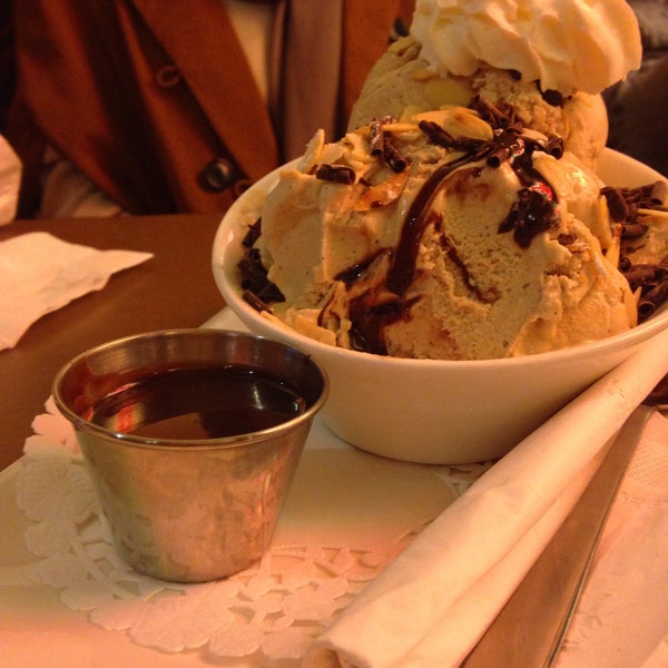 11/28/2015にFatimahがSpin Dessert Cafeで撮った写真