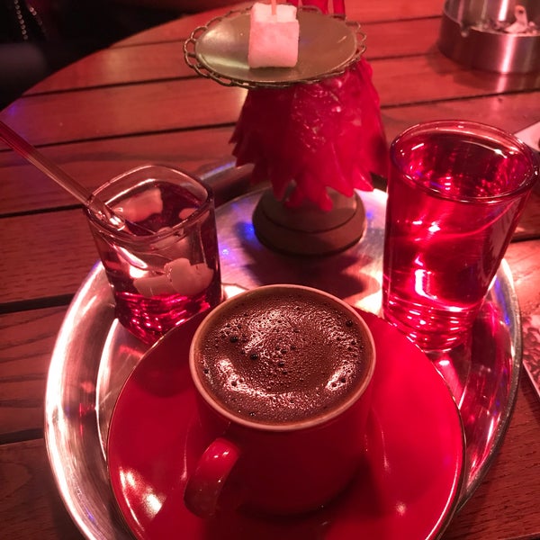 Foto diambil di Artemis Silver &amp; Coffee oleh Özge E. pada 3/11/2018