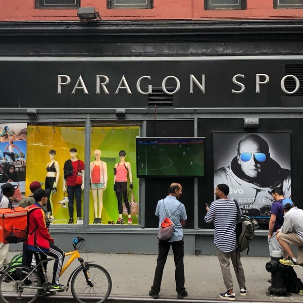 รูปภาพถ่ายที่ Paragon Sports โดย Leigh F. เมื่อ 6/19/2019