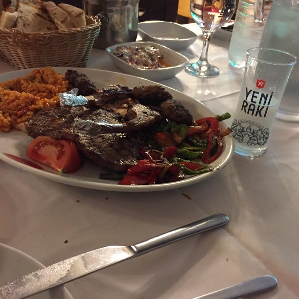 Foto diambil di HT Manş-Et Restaurant oleh Umut P. pada 3/12/2017