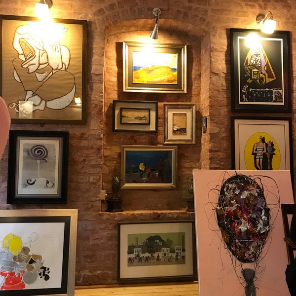 Photos At Mona Art Galeri Kuzguncuk 0 Tips