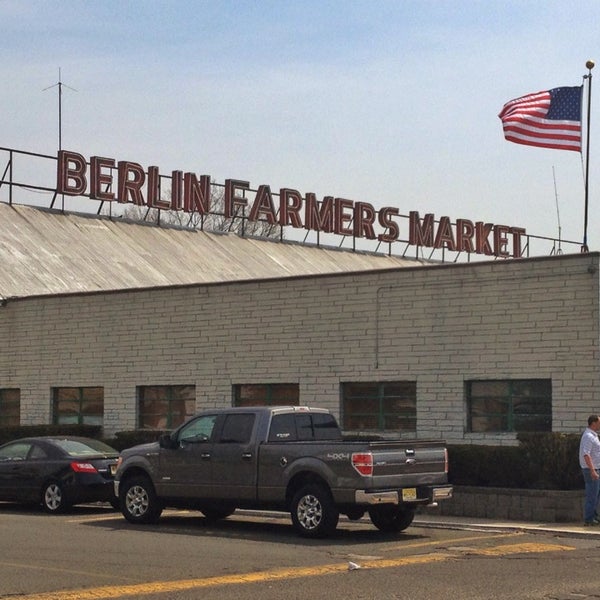 4/13/2014にJohn S.がBerlin Farmer&#39;s Market &amp; Shopping Centerで撮った写真
