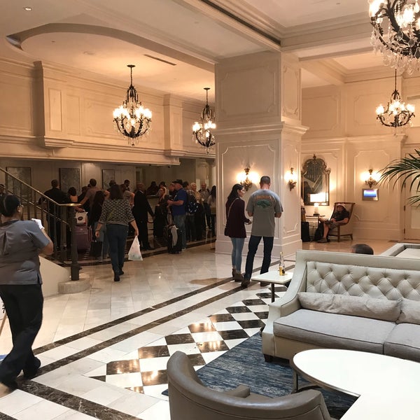 Photo taken at Astor Crowne Plaza - New Orleans French Quarter by Arthur W. on 11/4/2018