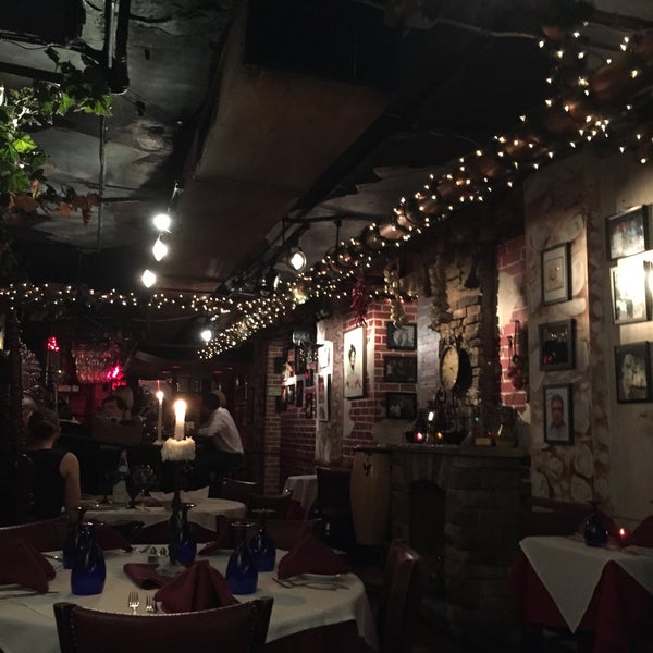 Foto diambil di Da Marino Restaurant oleh Fifi K. pada 5/20/2015