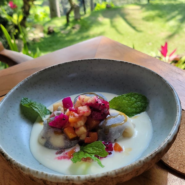 9/5/2022 tarihinde Fifi K.ziyaretçi tarafından The Sayan House - Japanese x Latin Fusion Restaurant in Ubud'de çekilen fotoğraf
