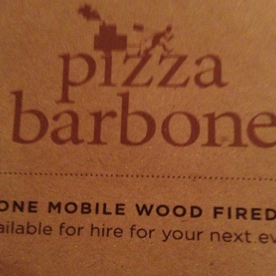 Foto tirada no(a) Pizza Barbone por Kati O. em 11/4/2012